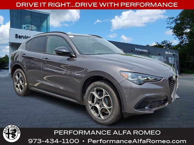 2026 Alfa Romeo Stelvio Base — photo 1 of 16