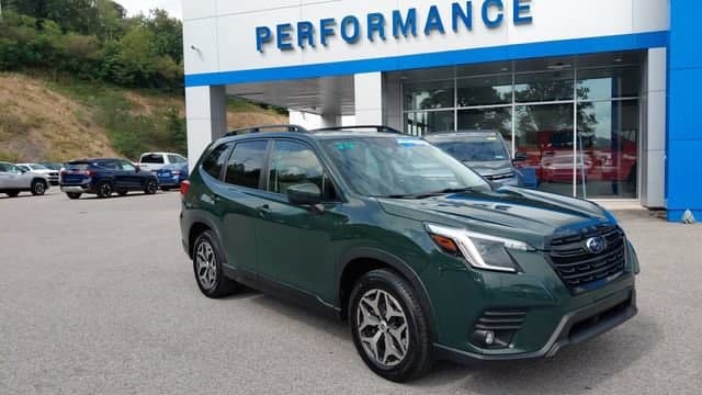 2024 Subaru Forester Premium — photo 1 of 27
