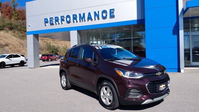 2022 Chevrolet Trax LT — photo 1 of 25