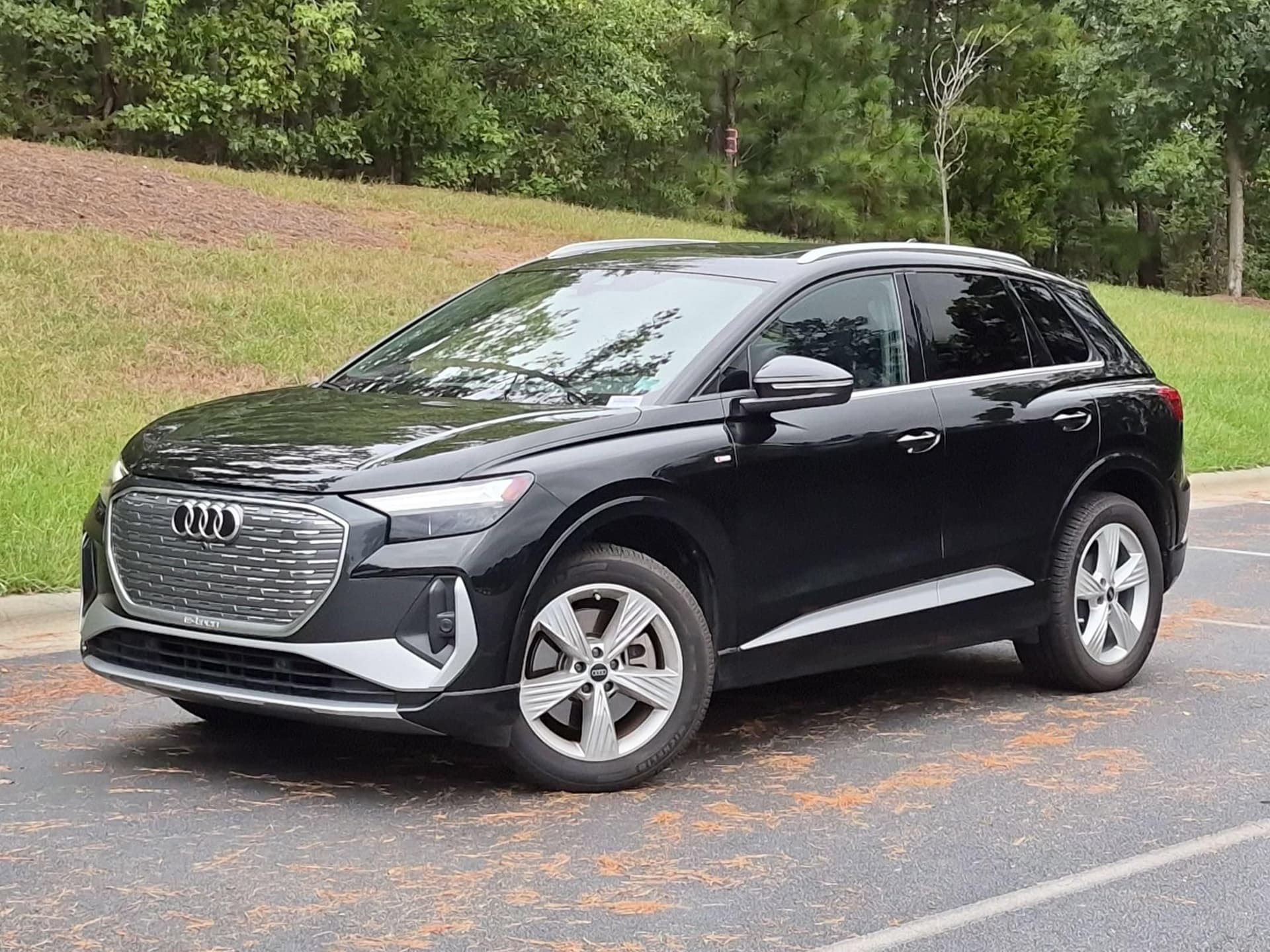 2024 Audi Q4 e-tron Premium — photo 1 of 26