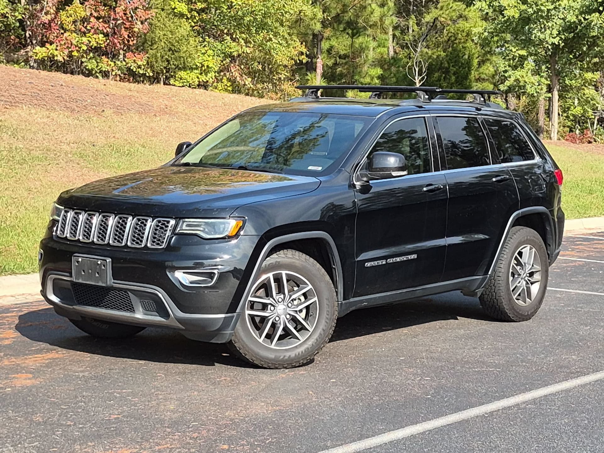 2017 Jeep Grand Cherokee Limited — photo 1 of 26