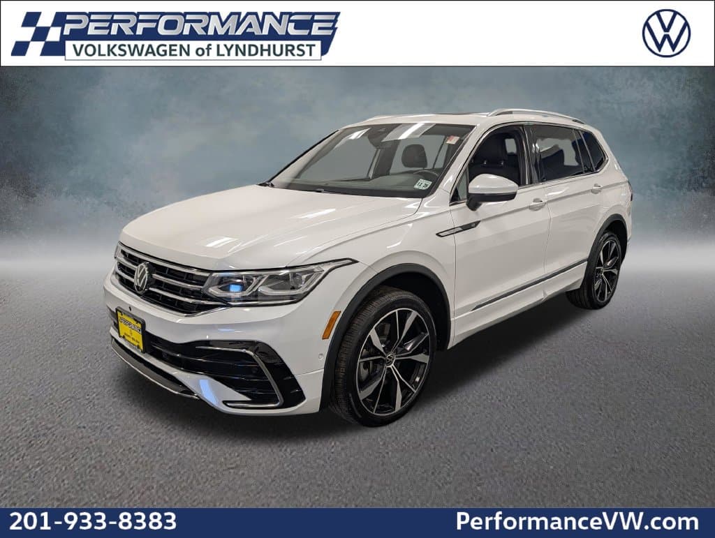 2023 Volkswagen Tiguan Base — photo 1 of 35