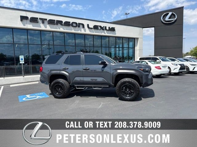 2025 Toyota 4Runner SR5 — photo 1 of 27