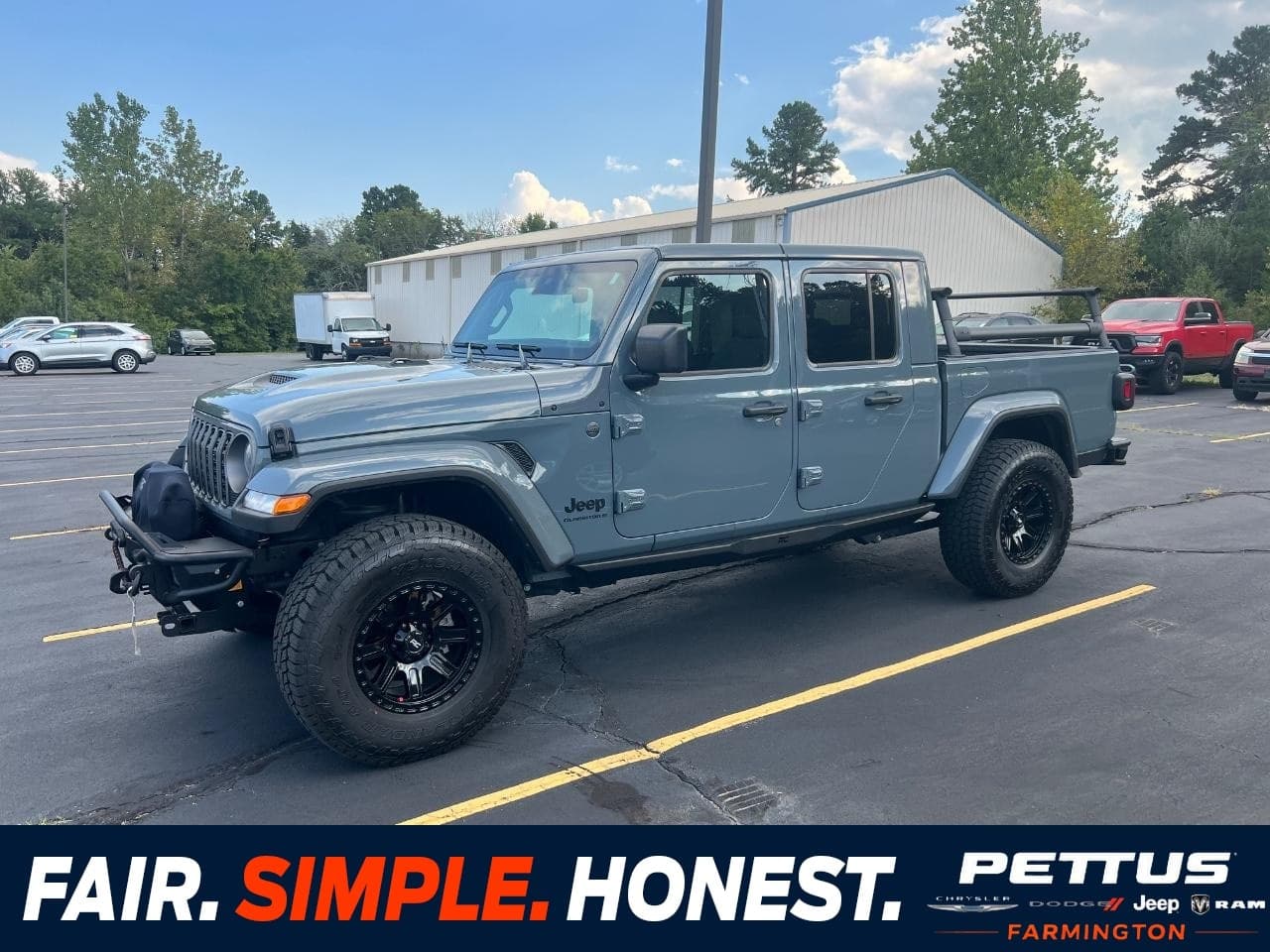 2025 Jeep Gladiator Sport S — photo 1 of 6