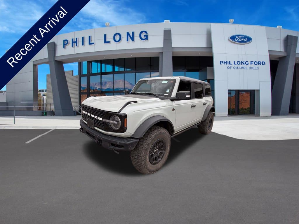 2023 Ford Bronco Base — photo 1 of 32