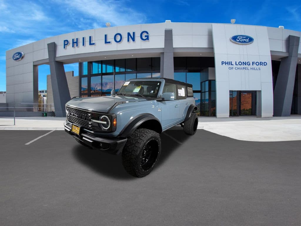 2022 Ford Bronco Base — photo 1 of 44