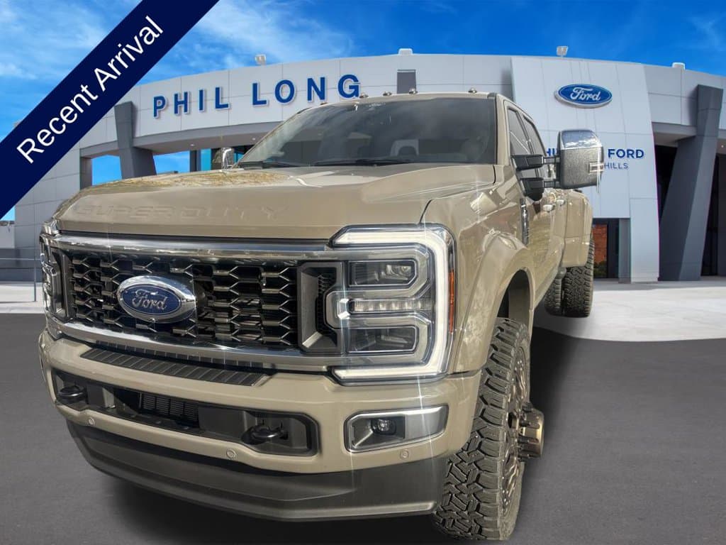 2026 Ford Super Duty F-450 DRW Platinum — photo 1 of 12