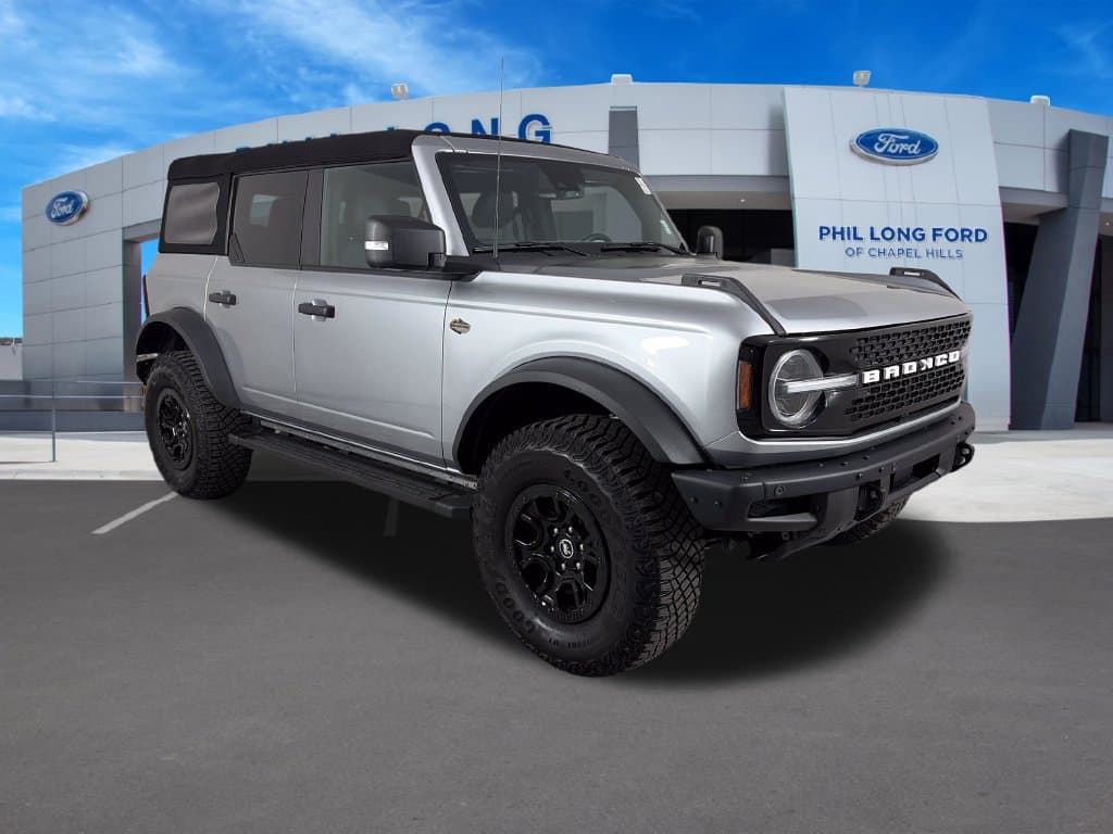 2023 Ford Bronco Base — photo 1 of 40