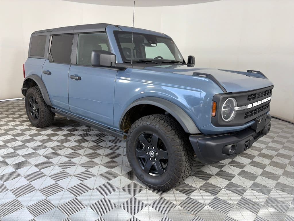 2023 Ford Bronco Black Diamond — photo 1 of 32