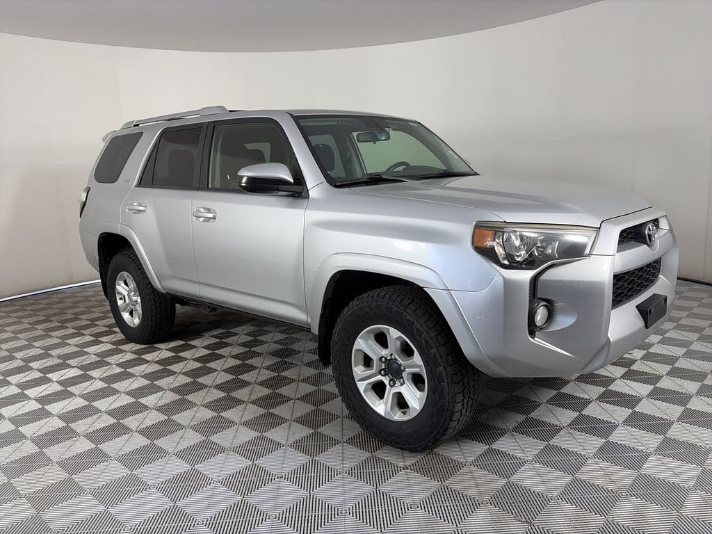2015 Toyota 4Runner SR5 — photo 1 of 30