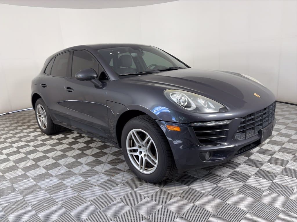2017 Porsche Macan Base — photo 1 of 31