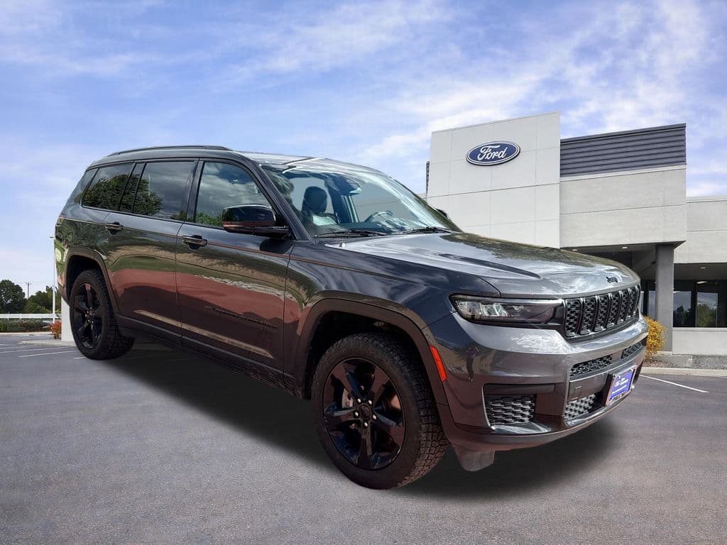 2023 Jeep Grand Cherokee L Altitude — photo 1 of 36