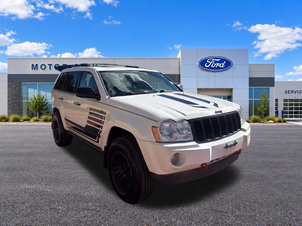 2005 Jeep Grand Cherokee Limited — photo 1 of 32