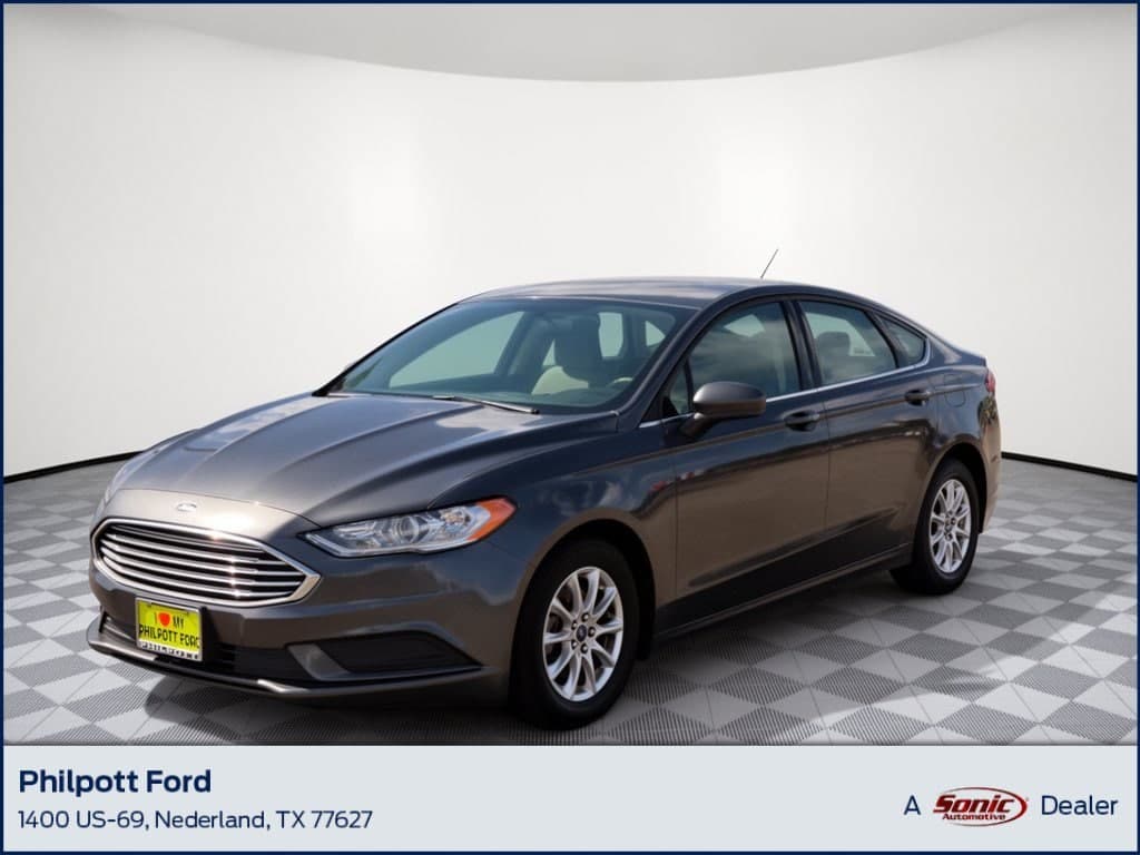 2018 Ford Fusion S — photo 1 of 31
