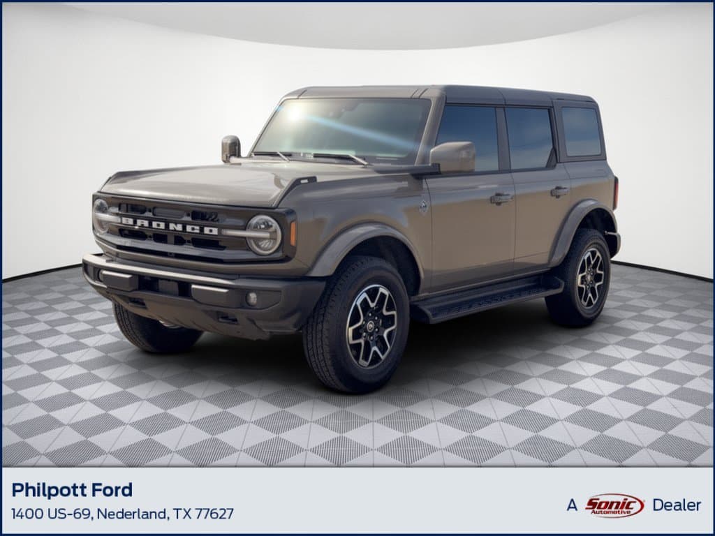 2025 Ford Bronco Outer Banks — photo 1 of 31