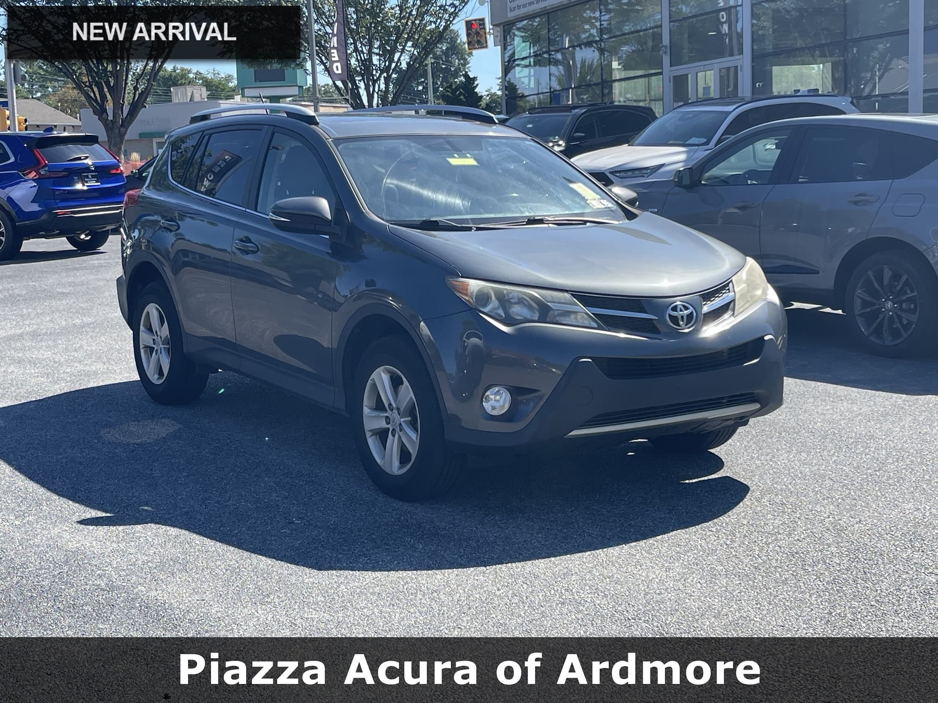 2014 Toyota RAV4 XLE — photo 1 of 12