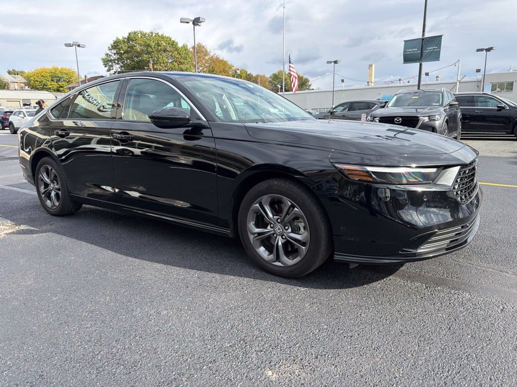 2024 Honda Accord Hybrid EX-L — photo 1 of 9