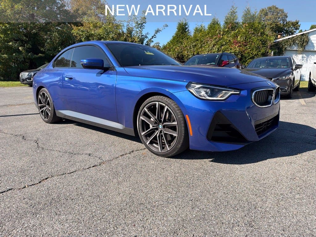 2022 BMW 2 Series 230i — photo 1 of 10