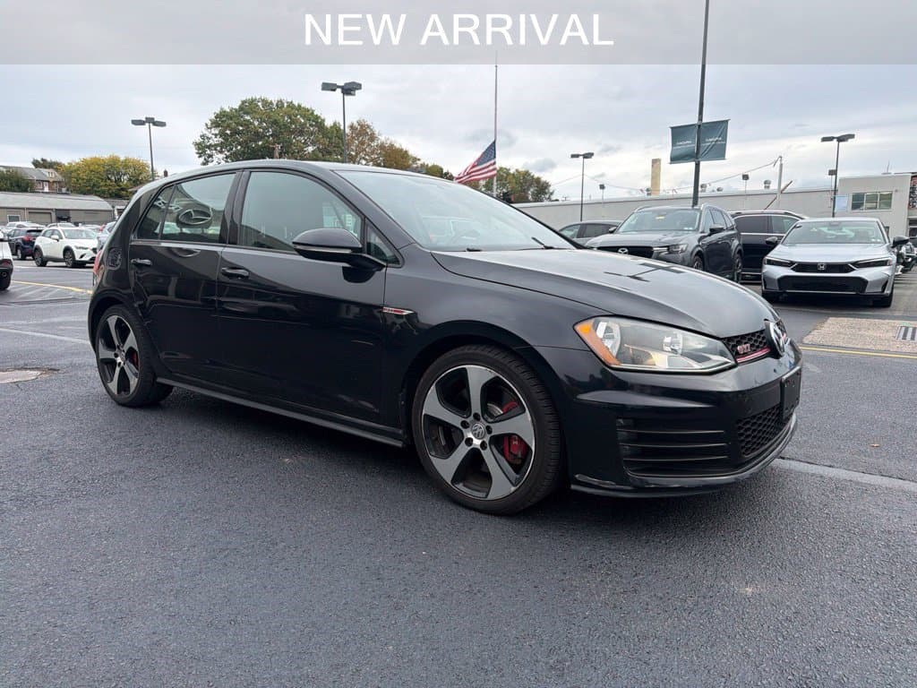 2015 Volkswagen Golf GTI S — photo 1 of 8