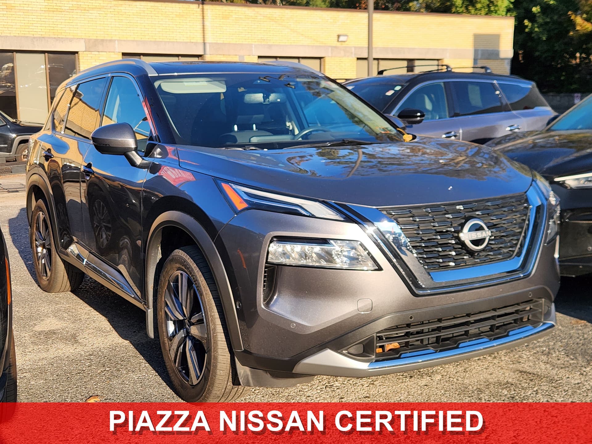2023 Nissan Rogue Platinum — photo 1 of 2