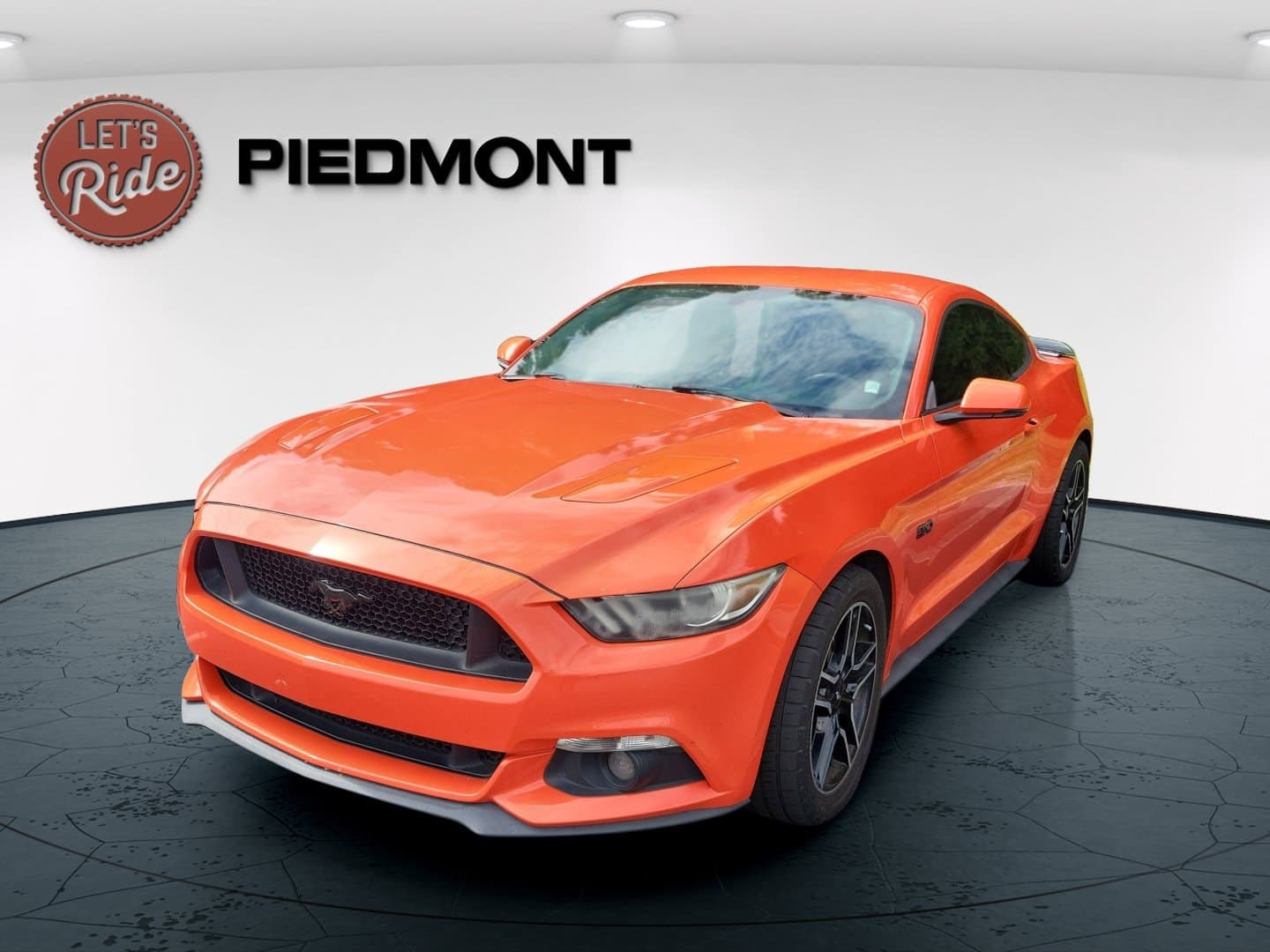 2016 Ford Mustang GT Premium — photo 1 of 3
