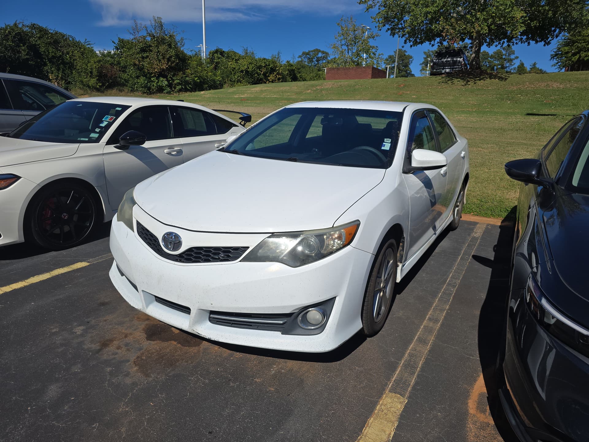 2013 Toyota Camry SE — photo 1 of 3