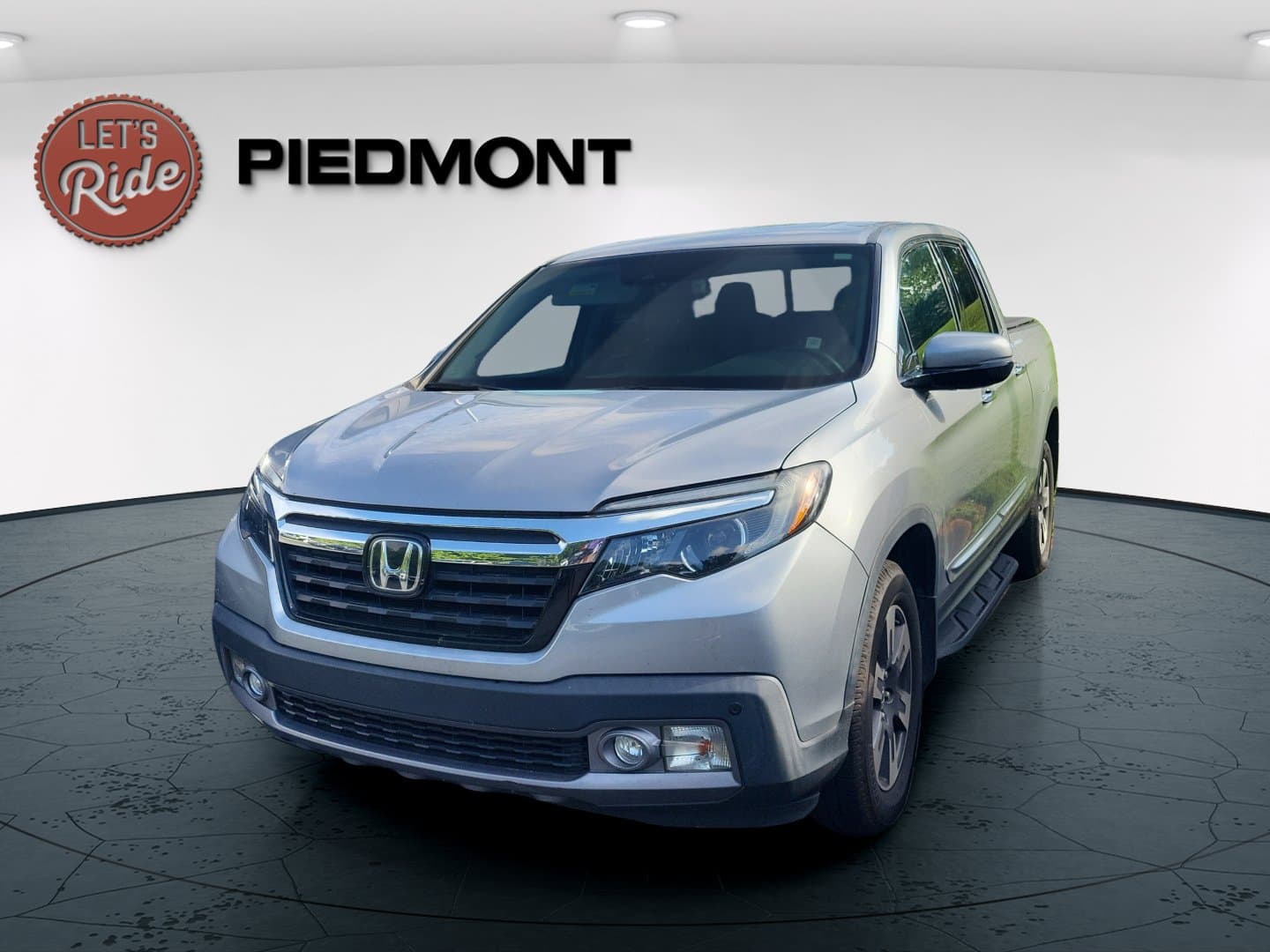 2018 Honda Ridgeline RTL-E AWD — photo 1 of 3
