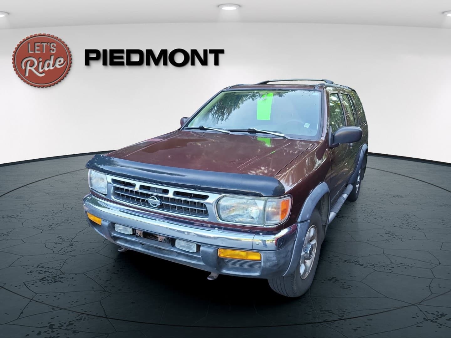 1998 Nissan Pathfinder LE — photo 1 of 3