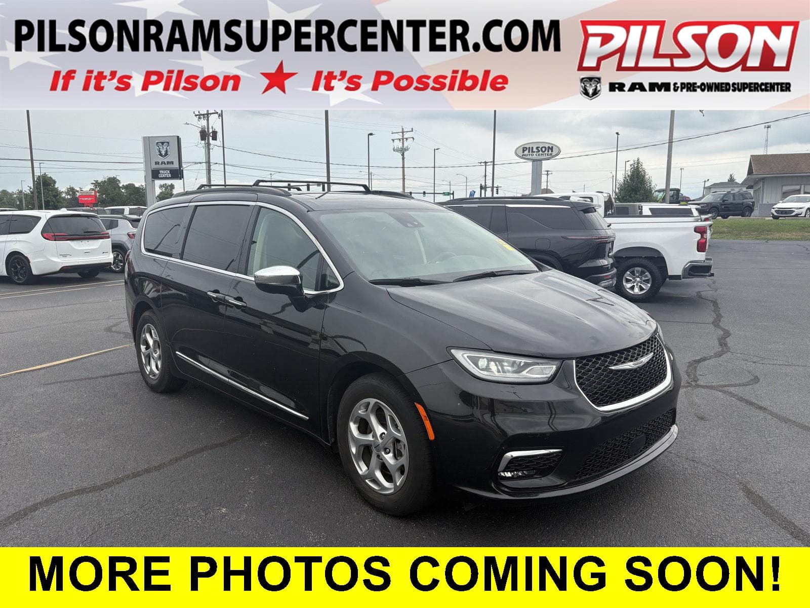 2023 Chrysler Pacifica Limited — photo 1 of 10