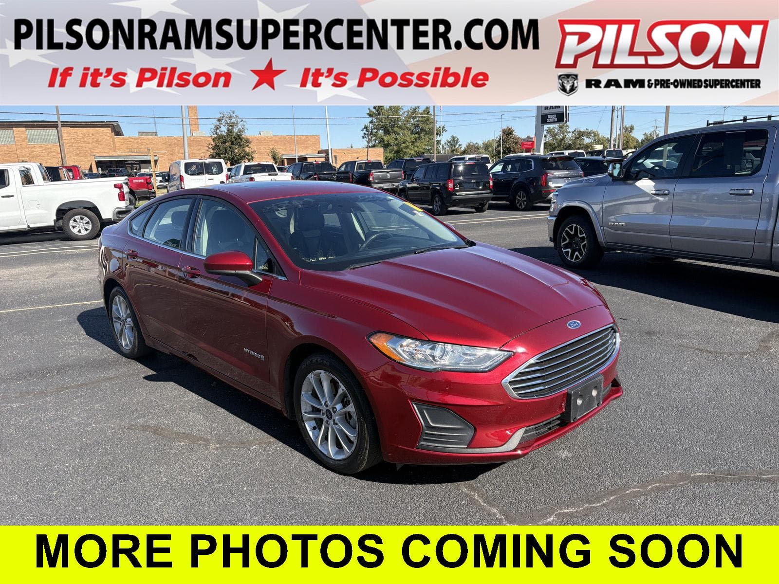 2019 Ford Fusion Hybrid SE — photo 1 of 9