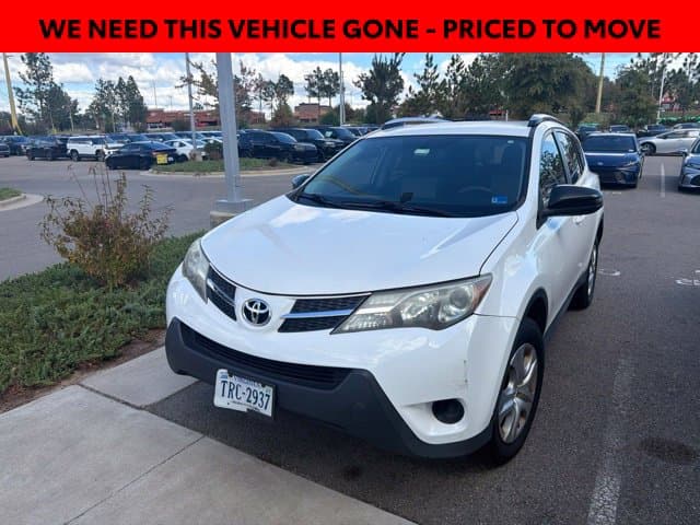 2015 Toyota RAV4 LE — photo 1 of 17