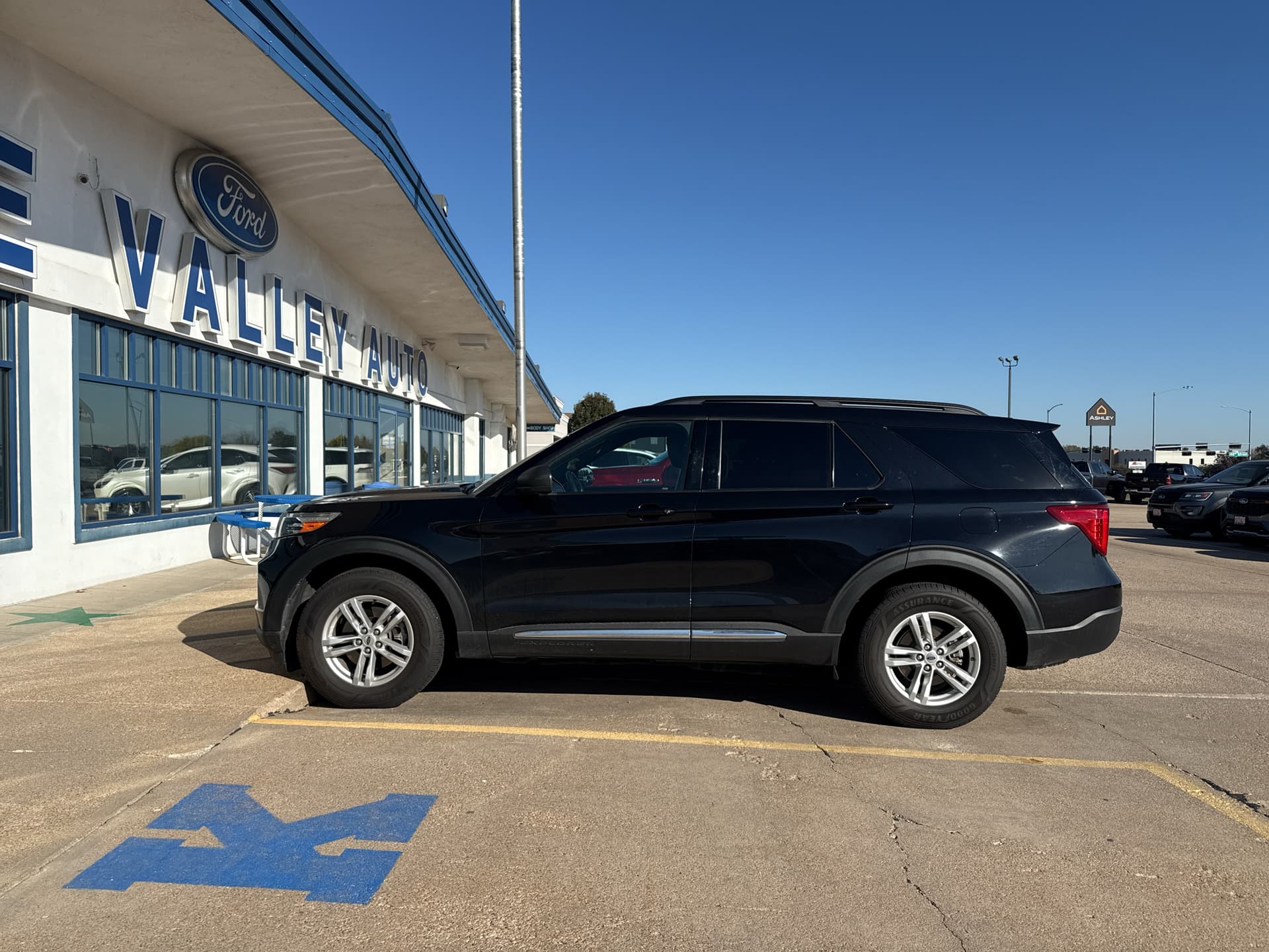 2020 Ford Explorer XLT — photo 1 of 5
