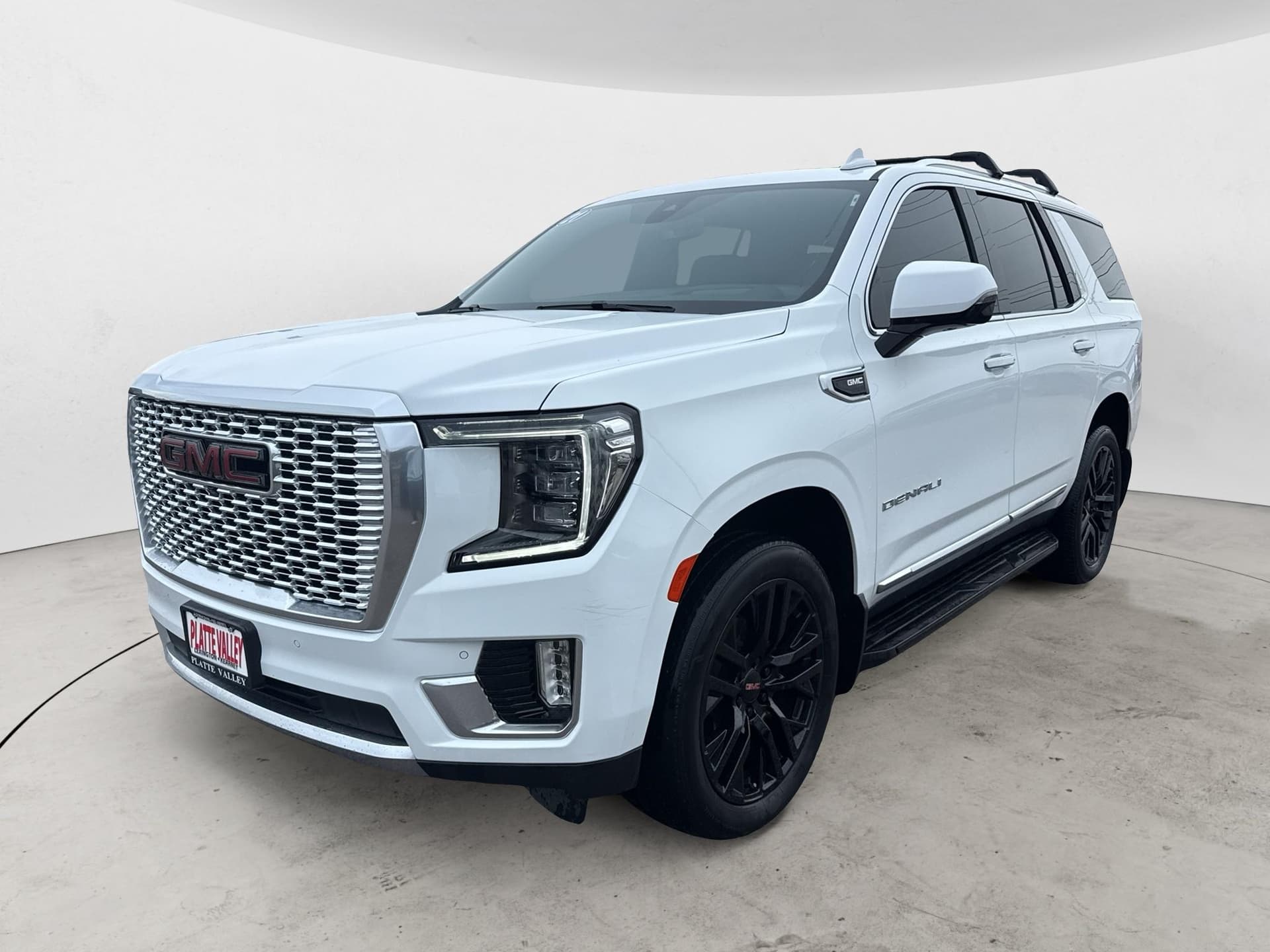 2021 GMC Yukon Denali — photo 1 of 22