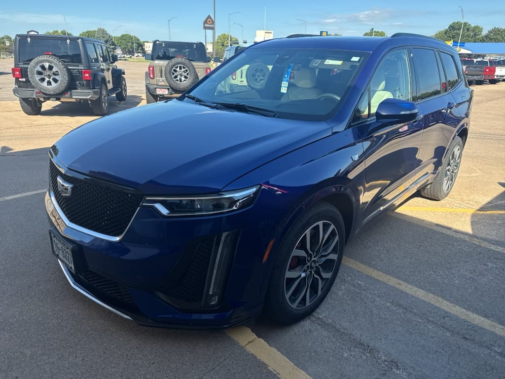 2023 Cadillac XT6 AWD Sport — photo 1 of 4