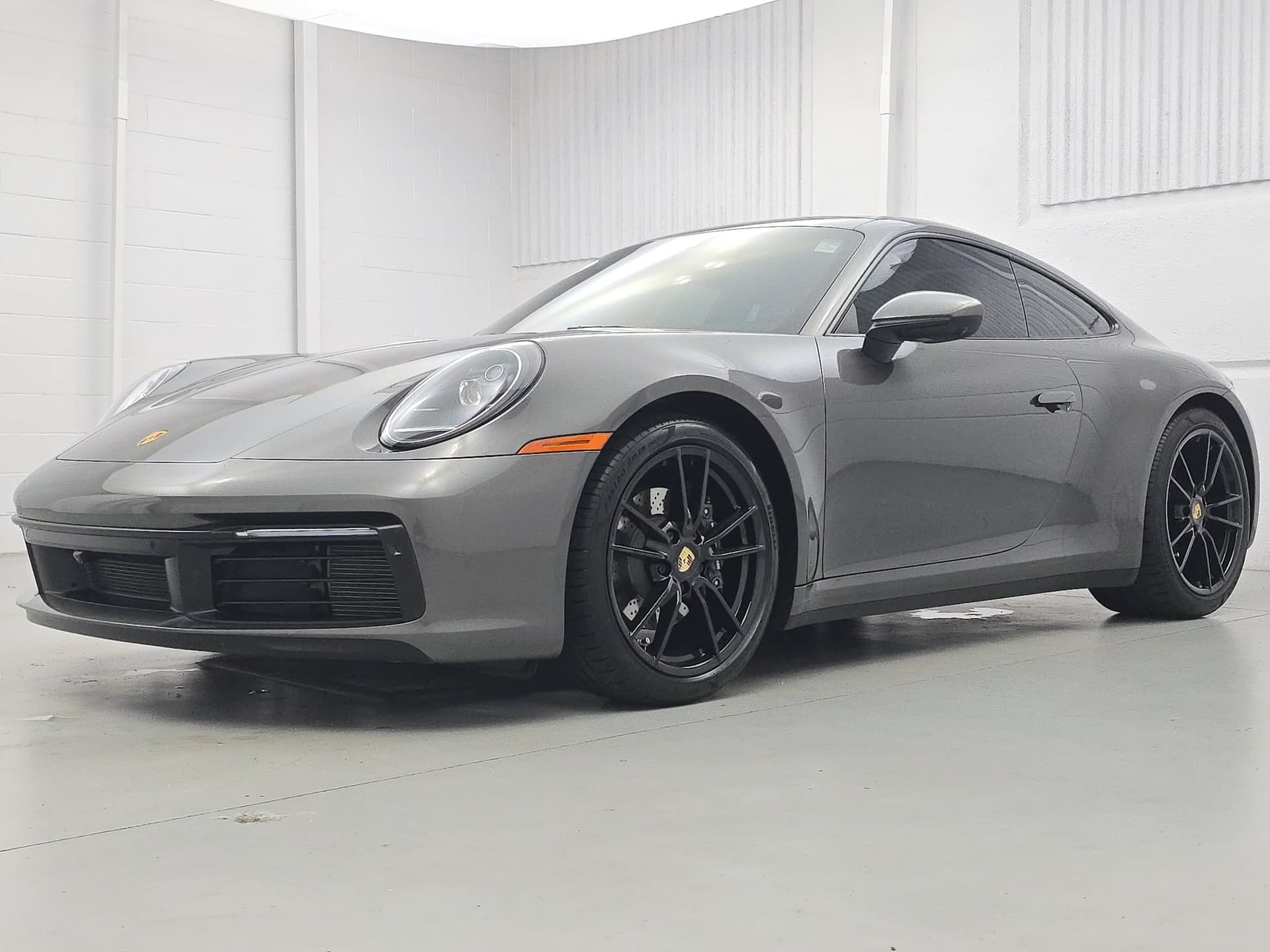 2022 Porsche 911 Carrera — photo 1 of 37