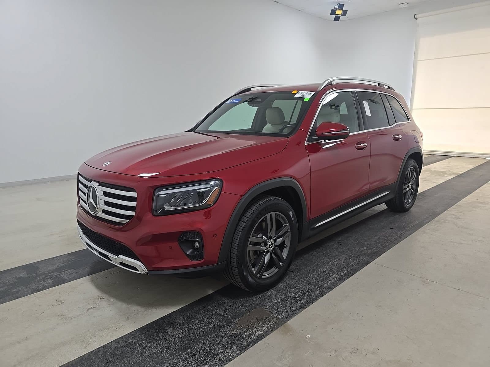 2024 Mercedes-Benz GLB GLB 250 — photo 1 of 4