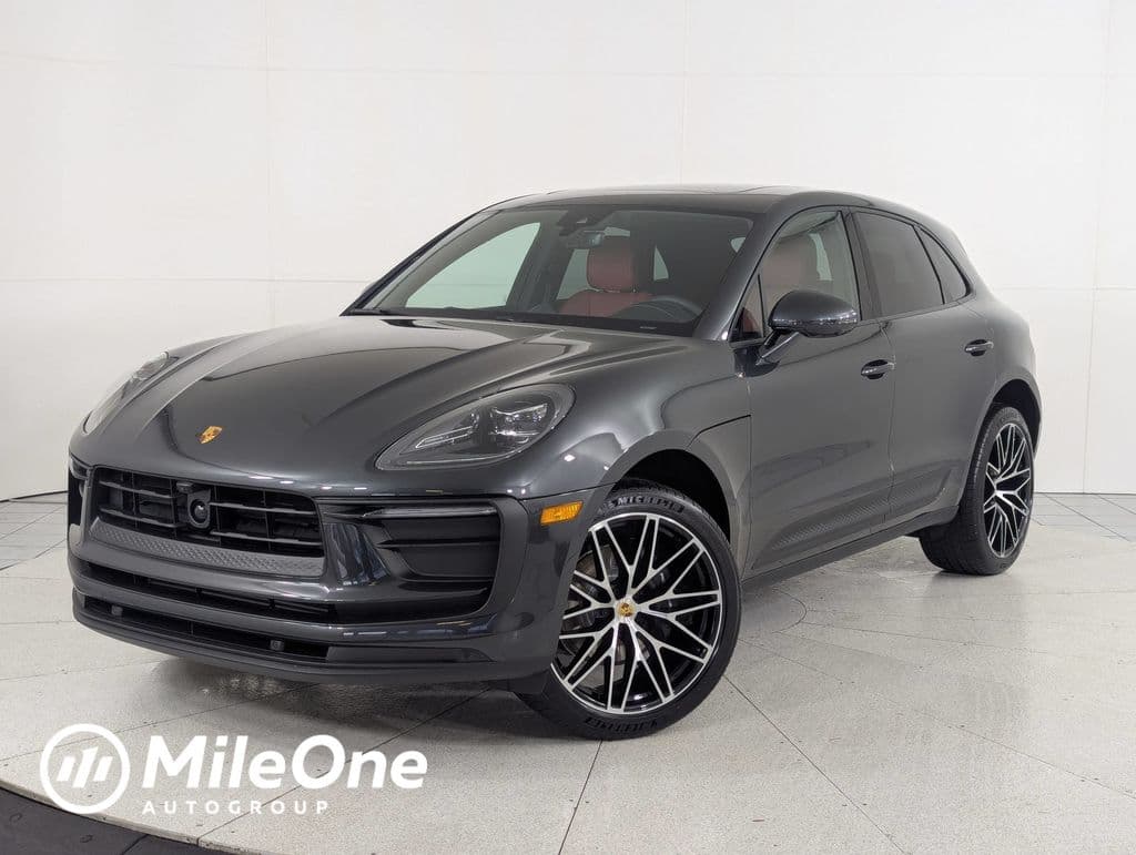 2026 Porsche Macan Base — photo 1 of 32