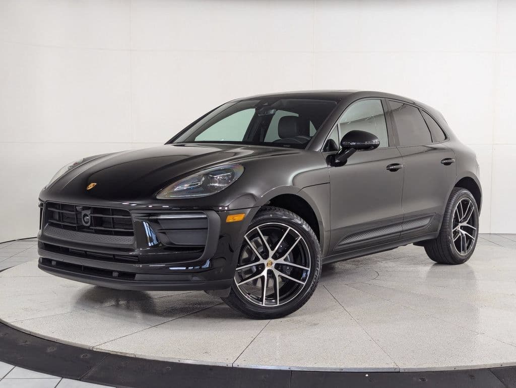 2026 Porsche Macan Base — photo 1 of 32