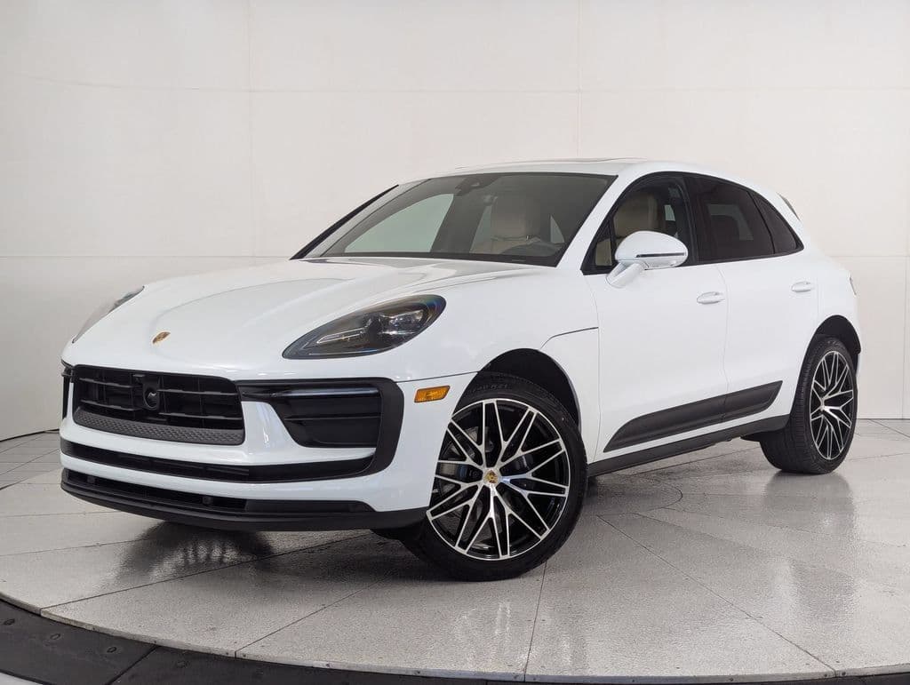 2026 Porsche Macan Base — photo 1 of 32