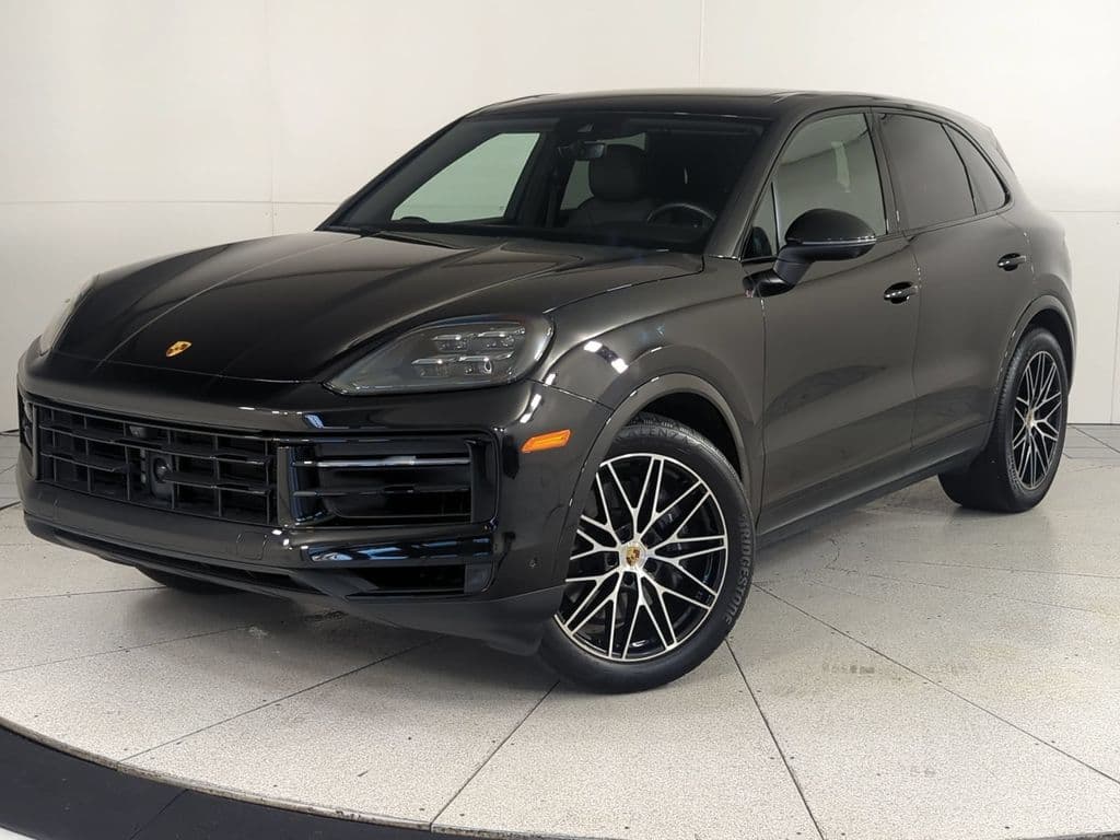 2024 Porsche Cayenne Base — photo 1 of 25