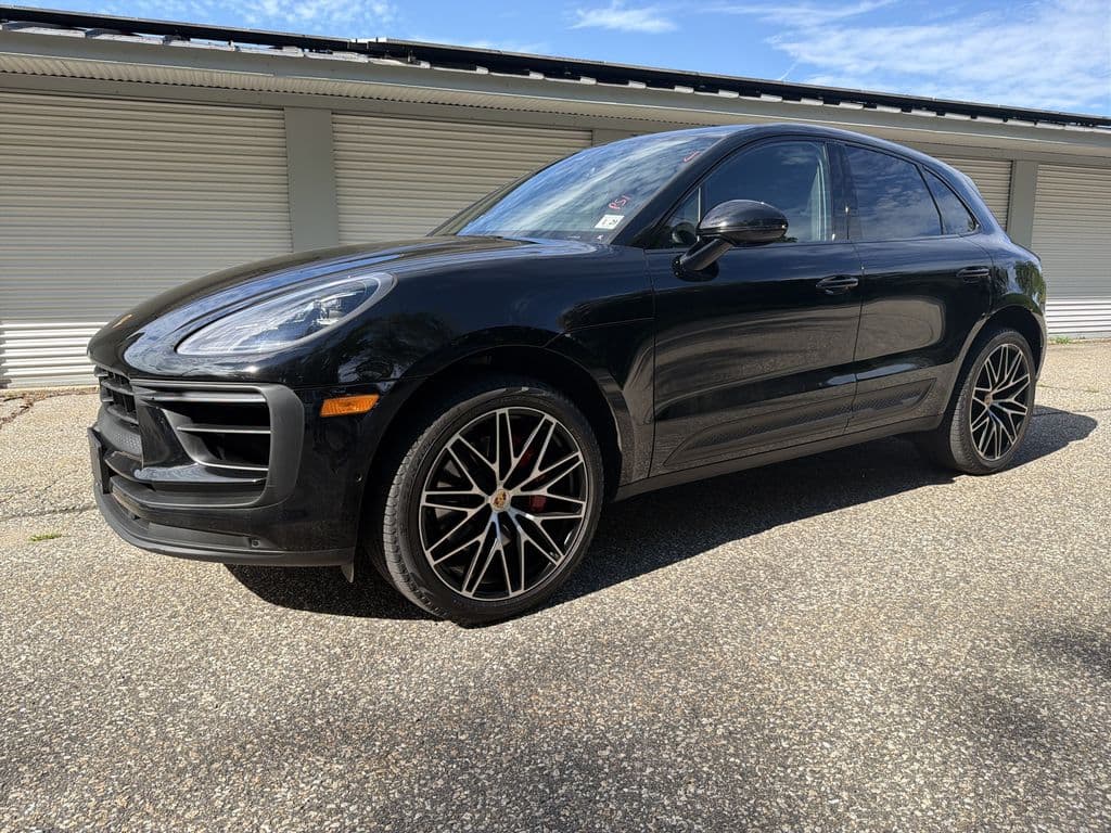 2024 Porsche Macan S — photo 1 of 16