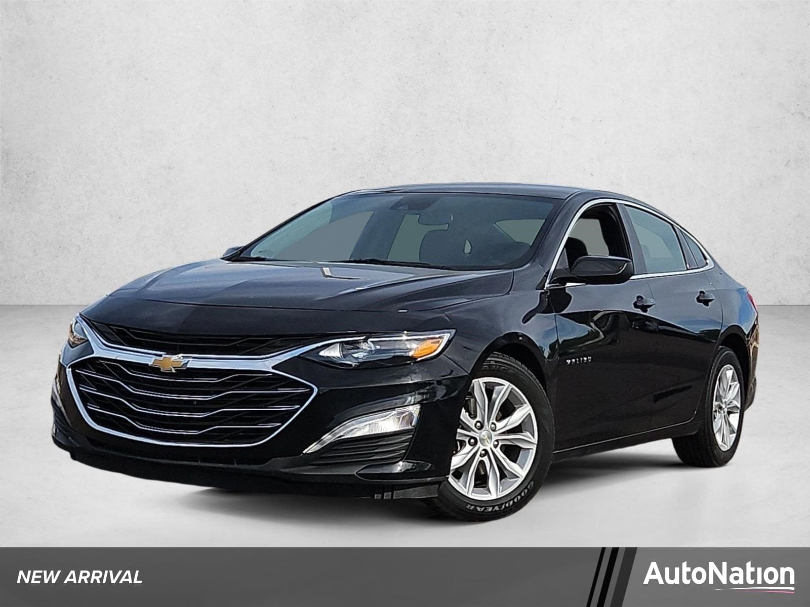2025 Chevrolet Malibu LT — photo 1 of 15