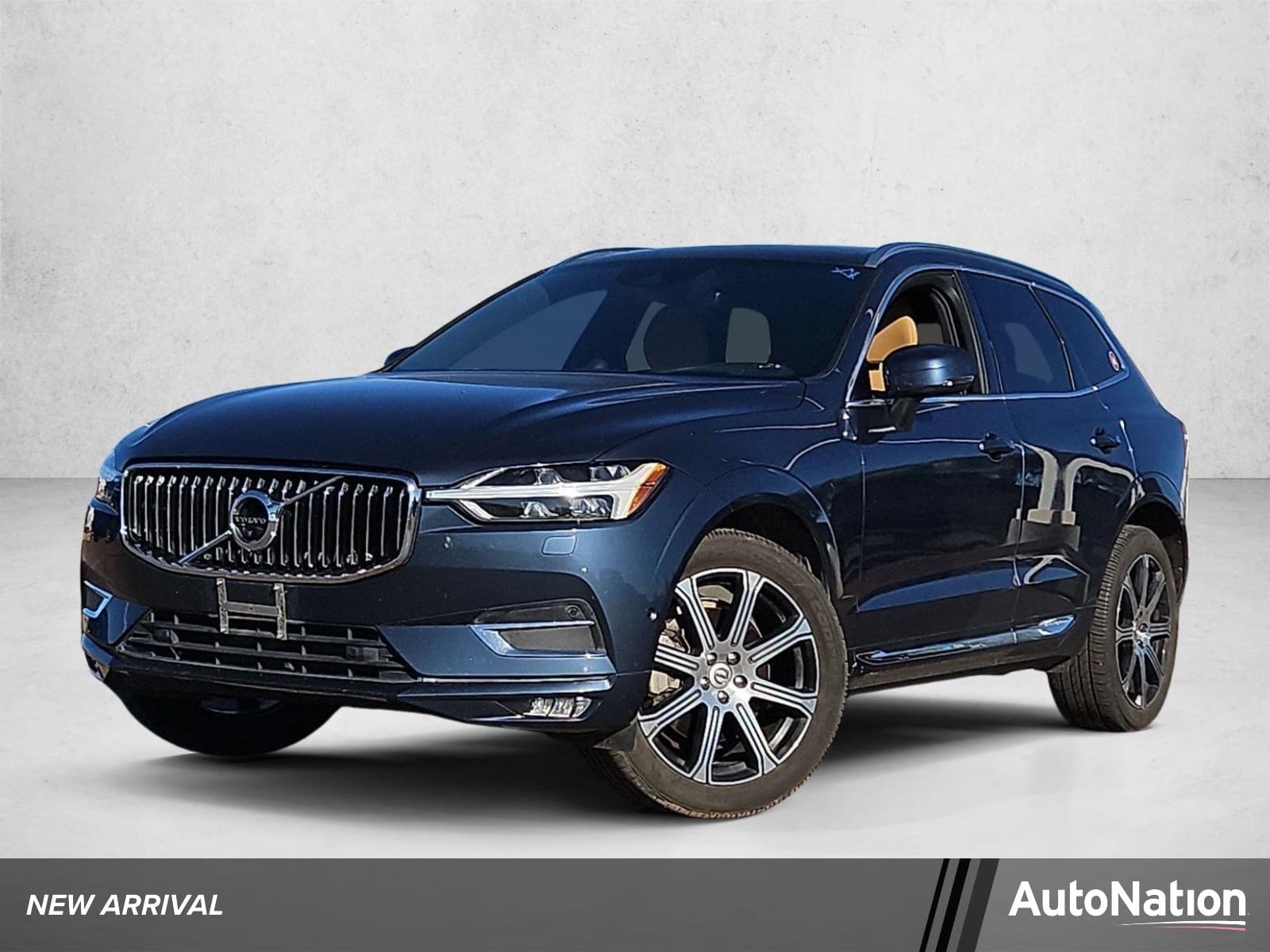 2018 Volvo XC60 Inscription — photo 1 of 16