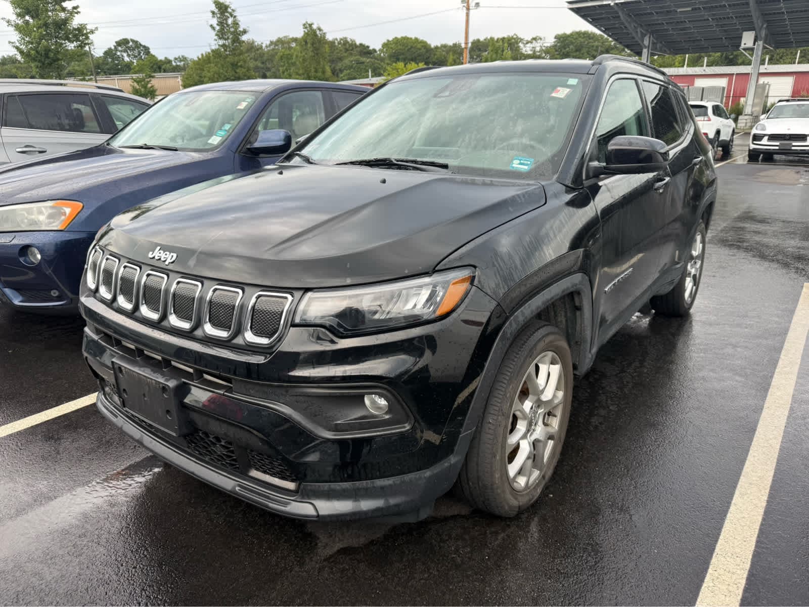 2022 Jeep Compass Latitude Lux — photo 1 of 12