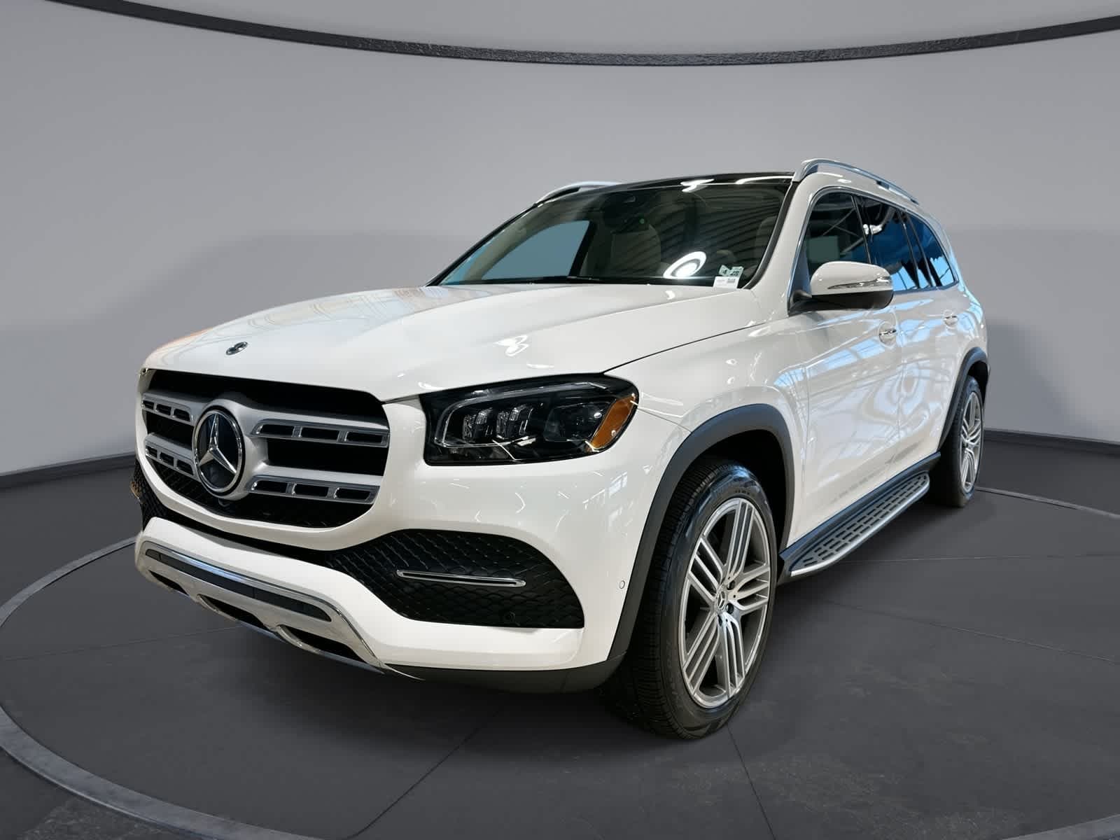 2023 Mercedes-Benz GLS Base — photo 1 of 33