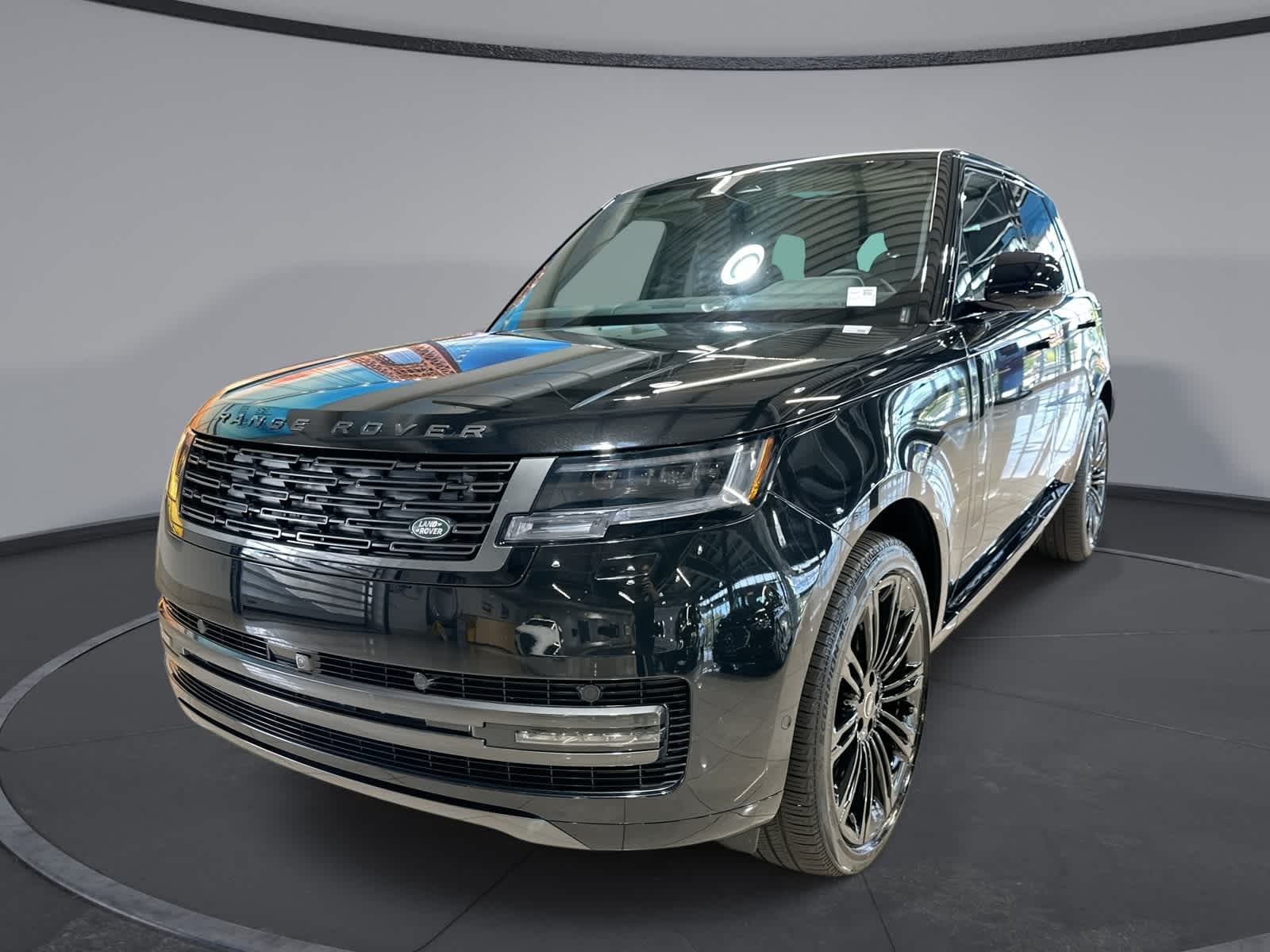 2025 Land Rover Range Rover SE — photo 1 of 33