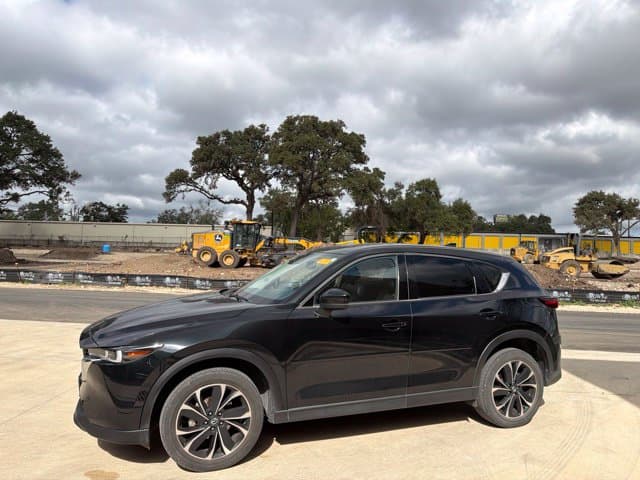 2022 Mazda CX-5 2.5 S Premium Package — photo 1 of 15