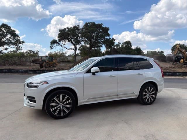 2023 Volvo XC90 Base — photo 1 of 15