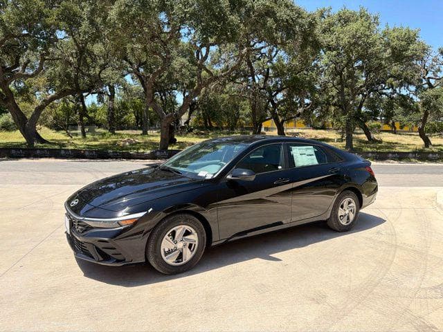 2026 Hyundai Elantra SE — photo 1 of 40