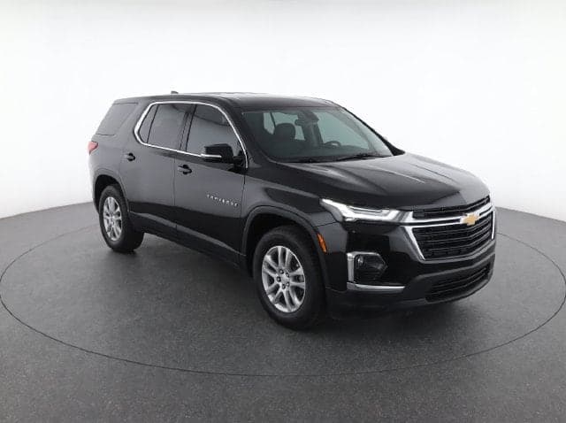 2023 Chevrolet Traverse LS — photo 1 of 16